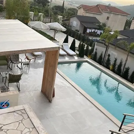 House فلورا