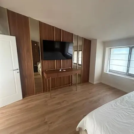House فيلة